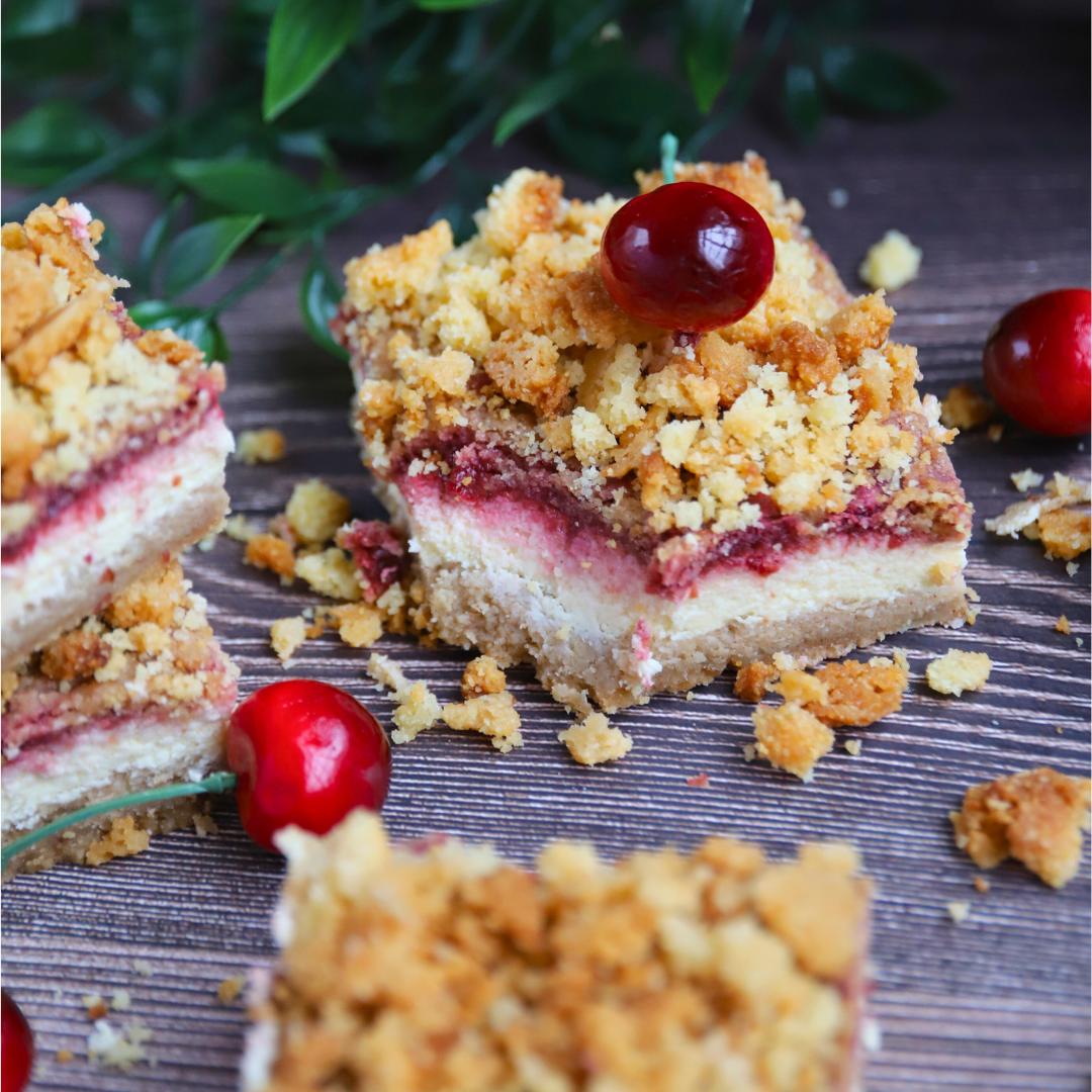 Low-Carb & Keto Kirschstreusel-Cheesecake