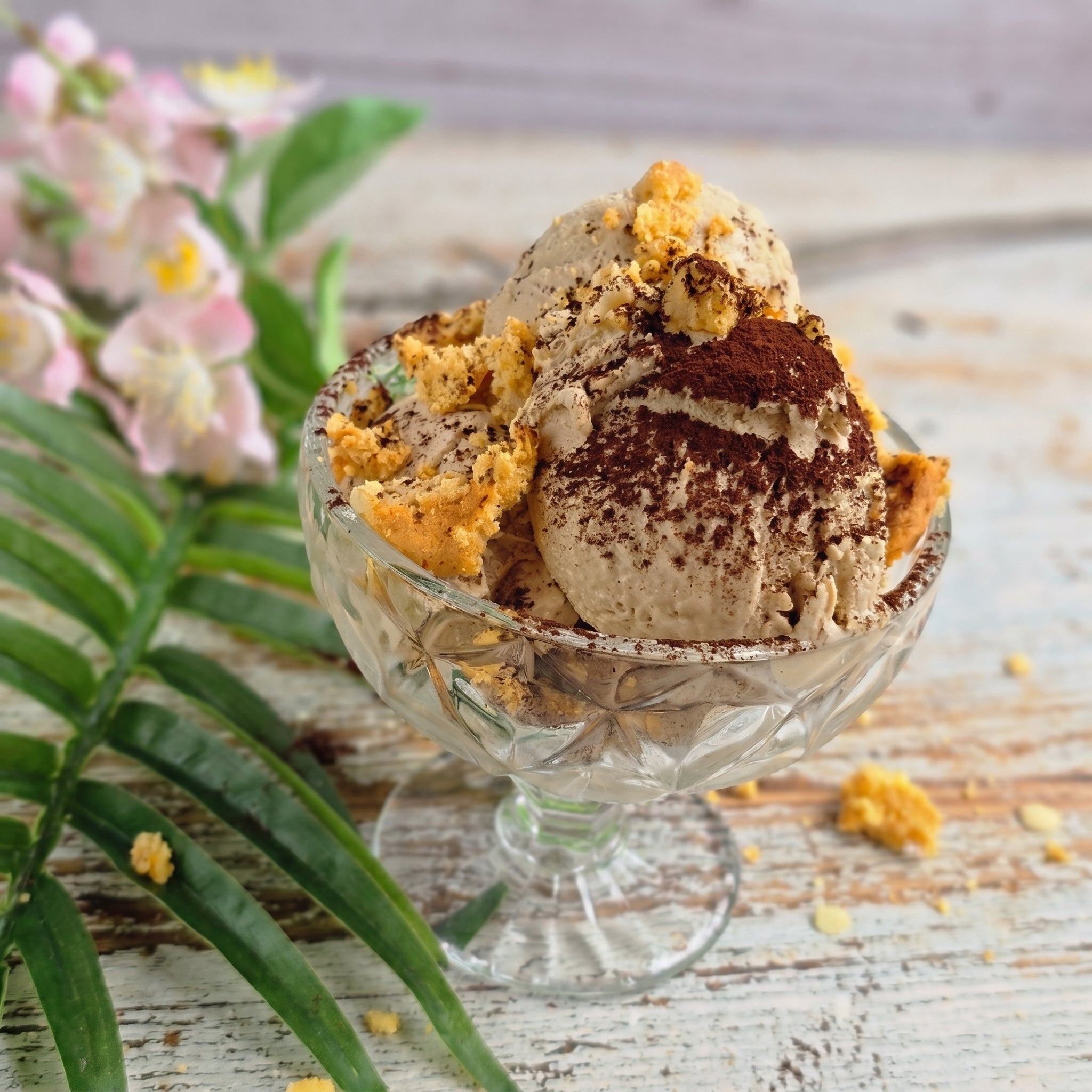 Keto Tiramisu Eis ohne Zucker & ohne Eismaschine