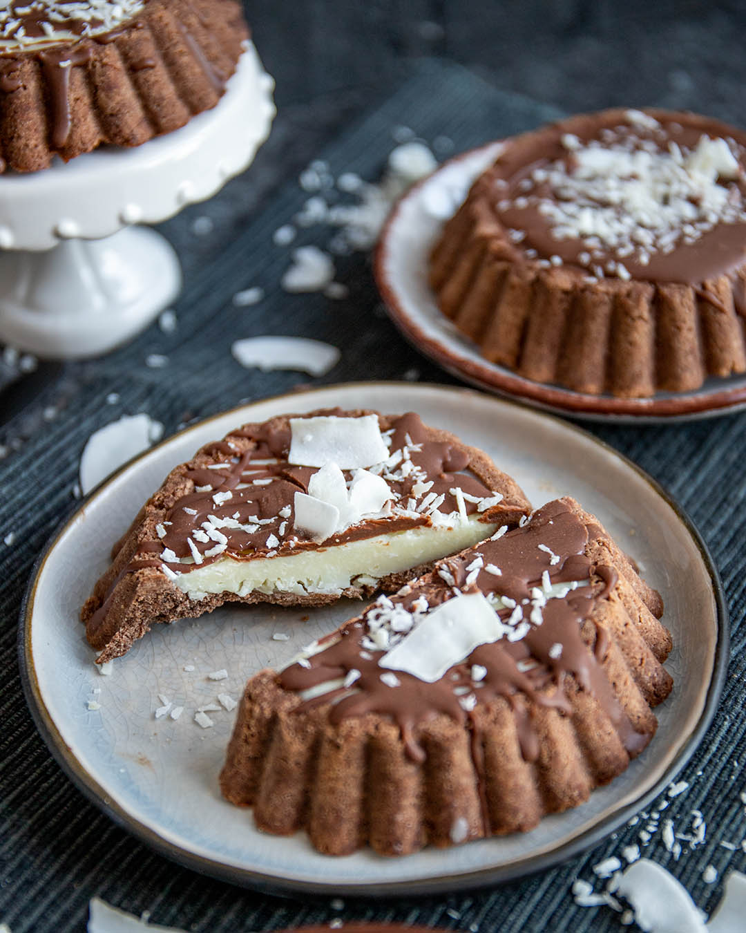Low-Carb & Keto Schoko-Kokos-Tarteletts