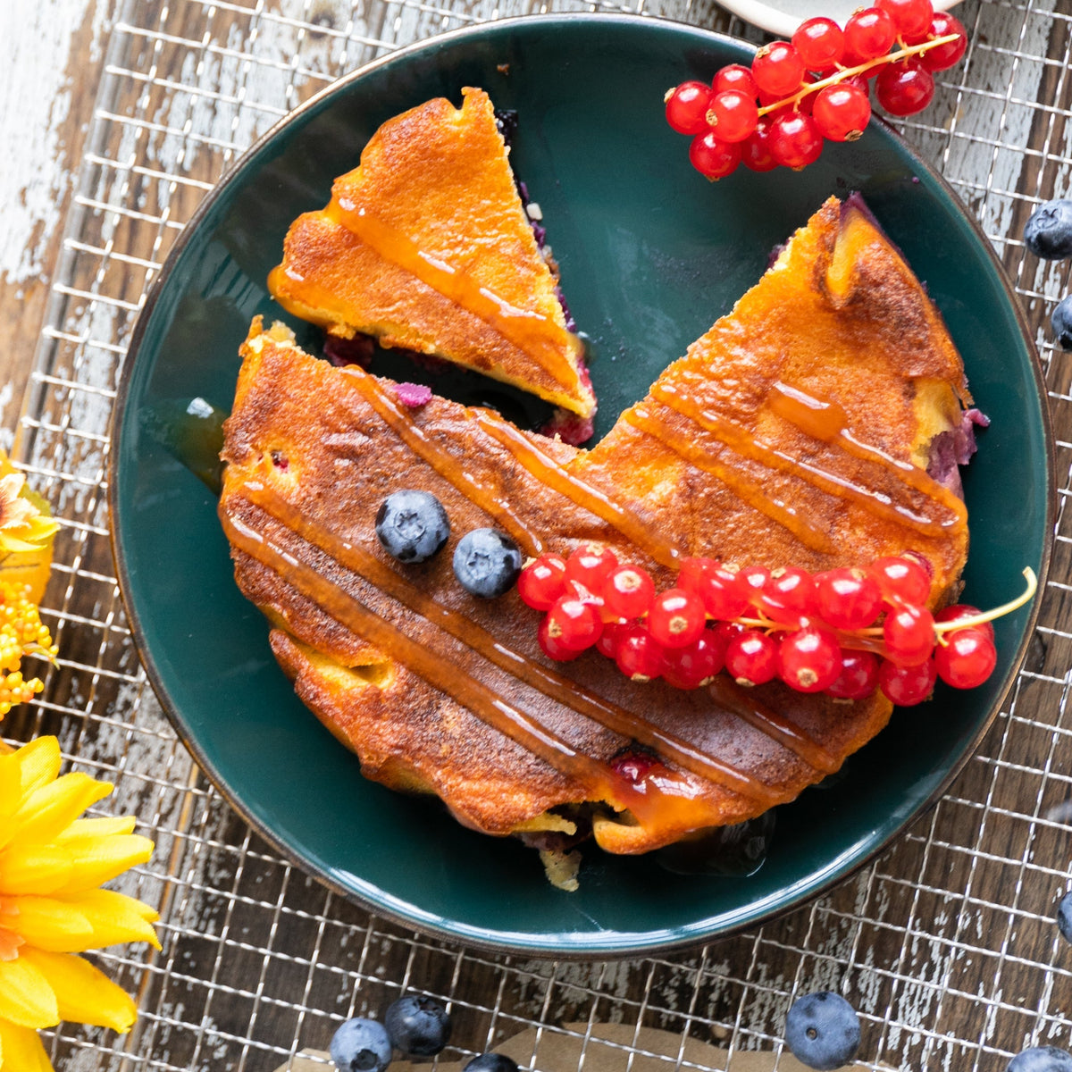 Low-Carb & Keto Beeren-Clafoutis Kuchen