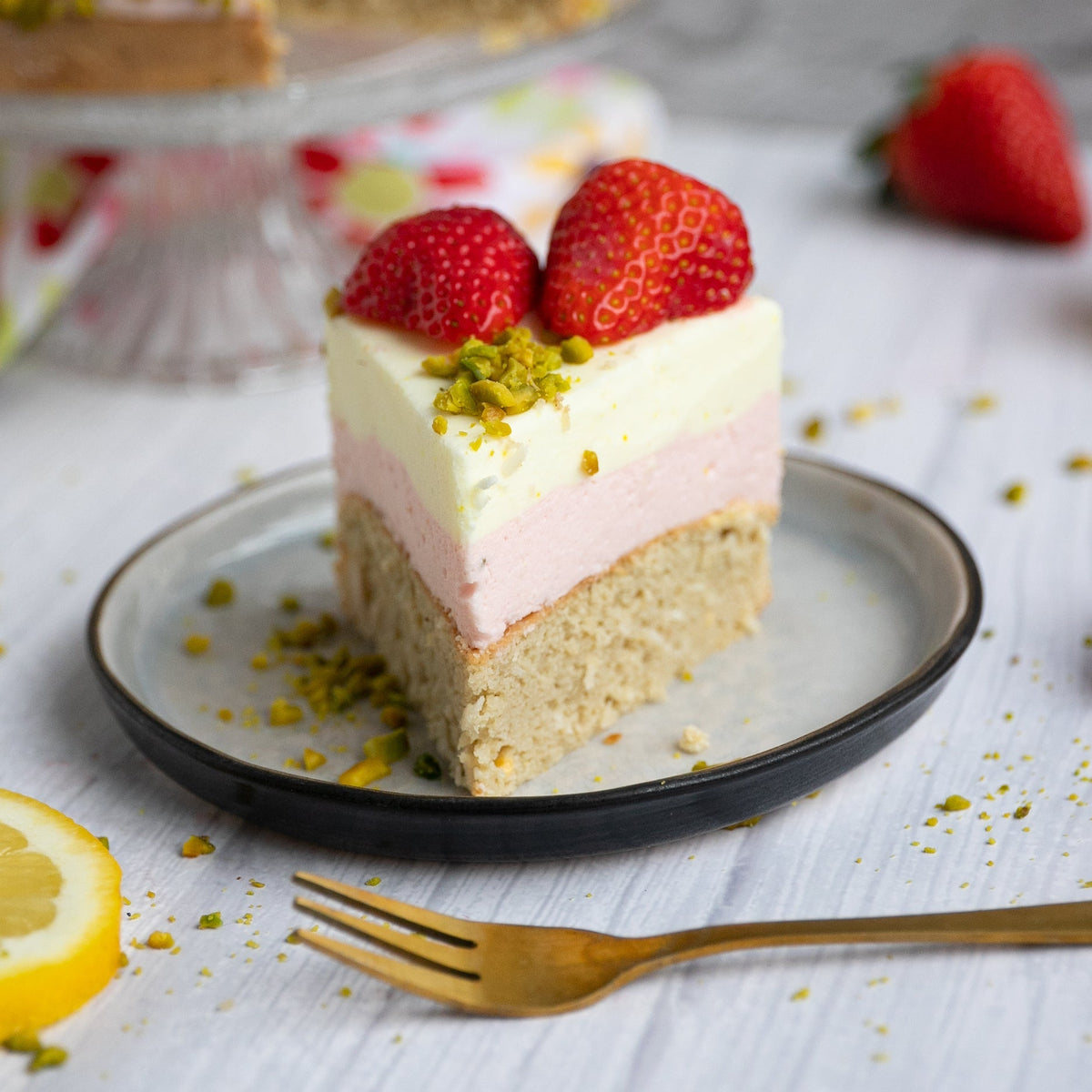 Low-Carb & Keto Erdbeer-Zitronen-Torte ohne Zuckerzusatz