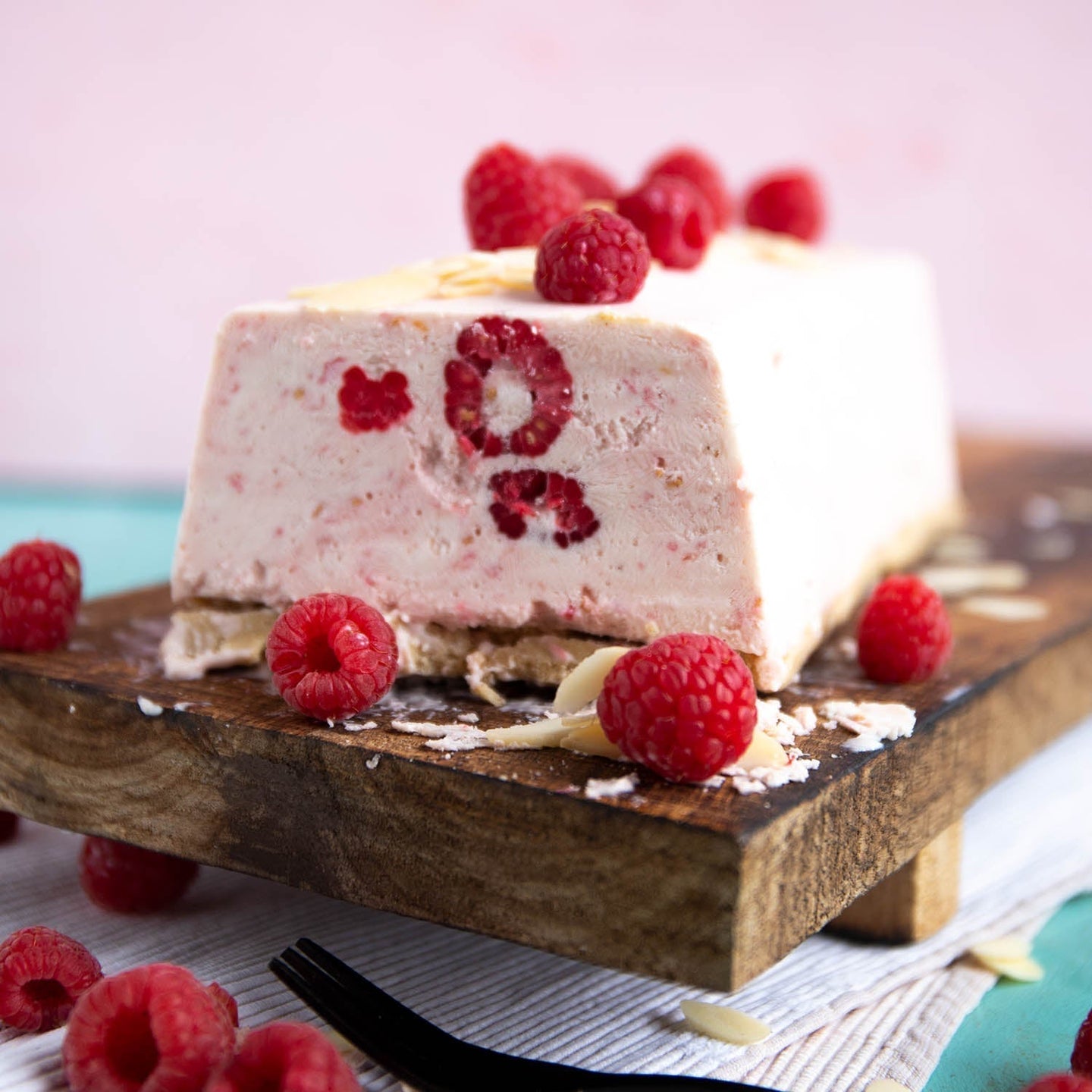 Low-Carb & Keto Himbeer Eistorte