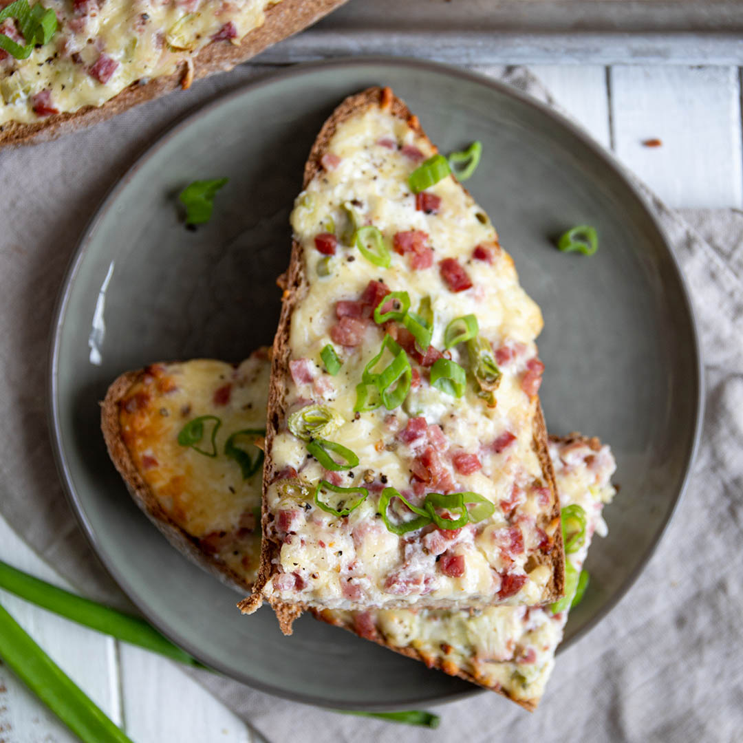 Low-Carb & Keto Flammkuchen-Baguette