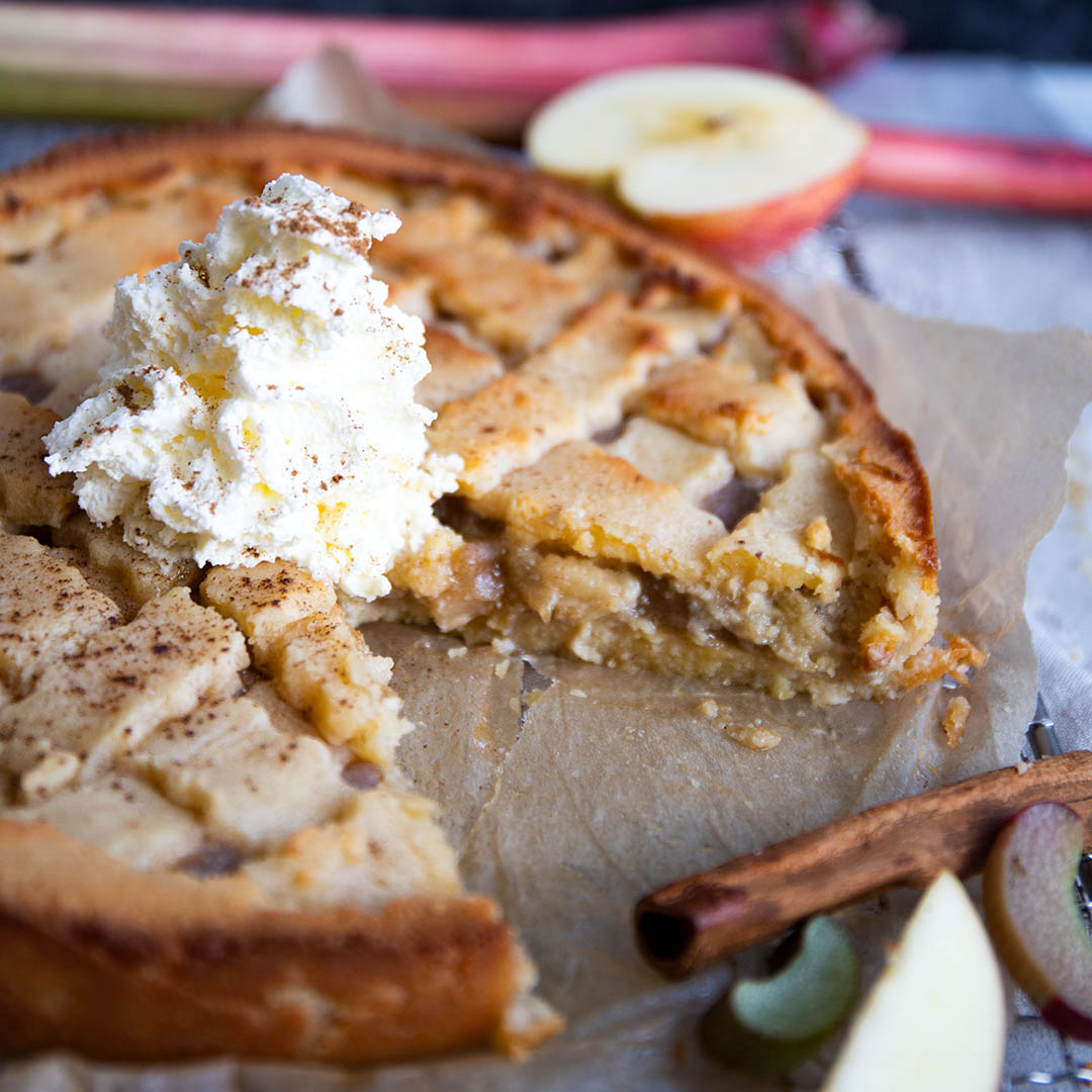 Low-Carb & Keto Apfel-Rhabarber-Pie