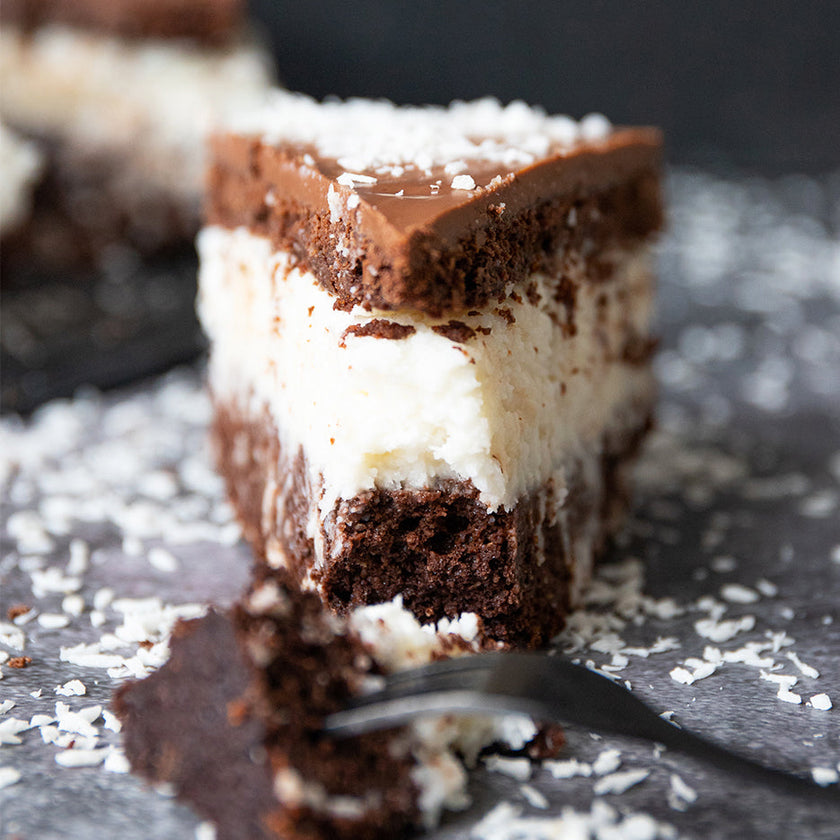 Low-Carb & Keto Kokos-Schokoladen-Torte