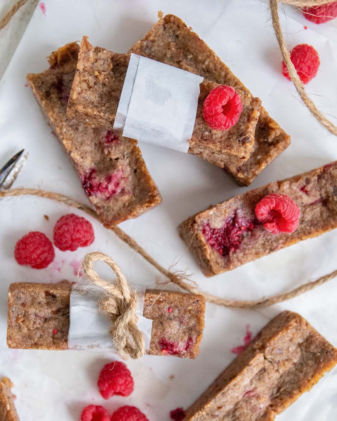 Low-Carb & Keto Müsliriegel mit Himbeeren