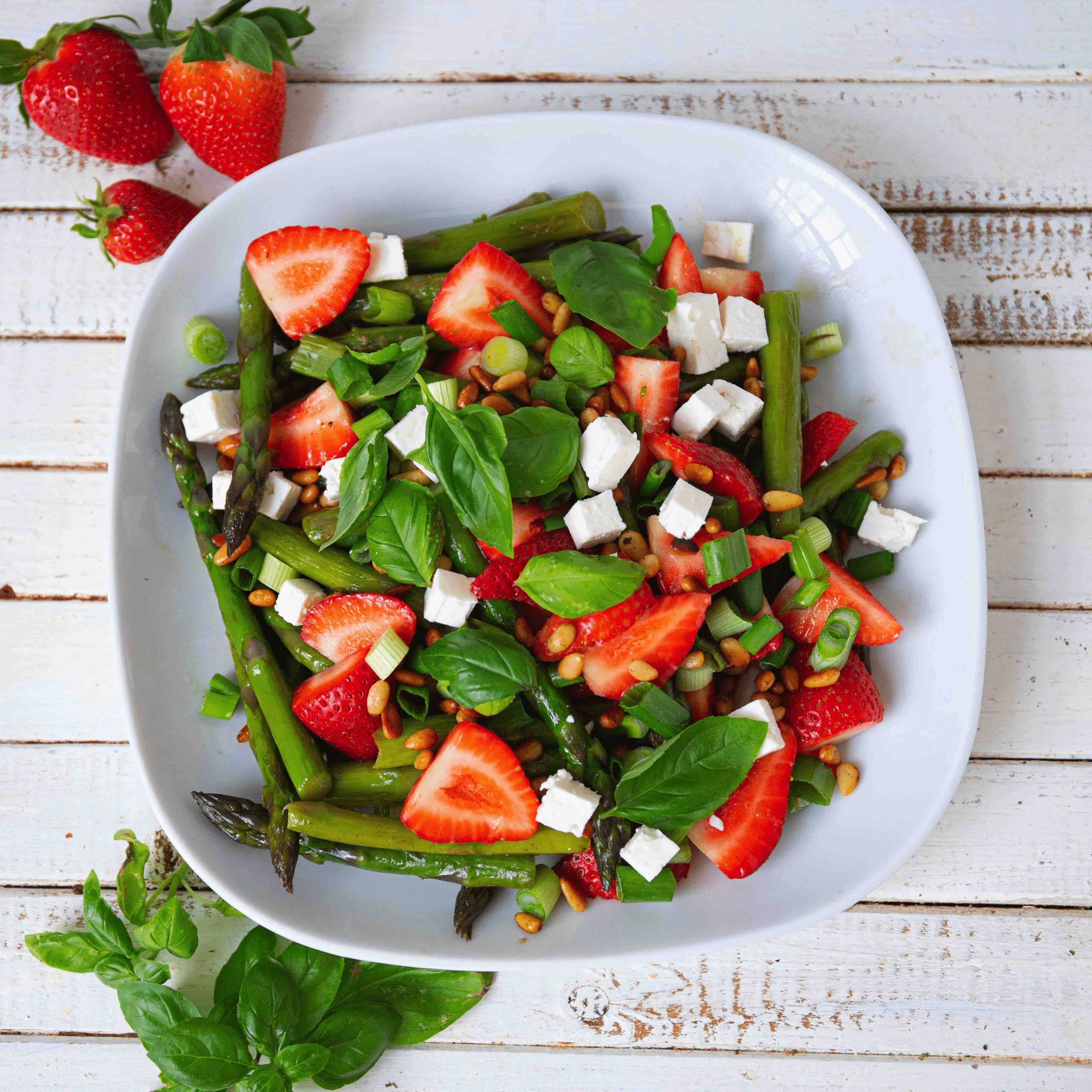 Low-Carb & Keto Spargel-Feta-Salat