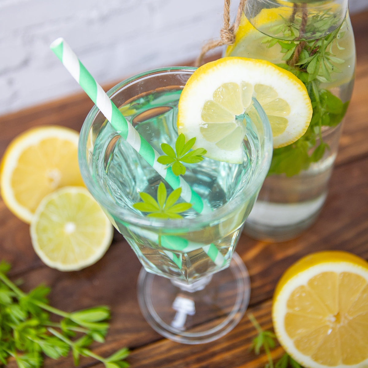 Alkoholfreie Waldmeister Maibowle ohne Zuckerzusatz