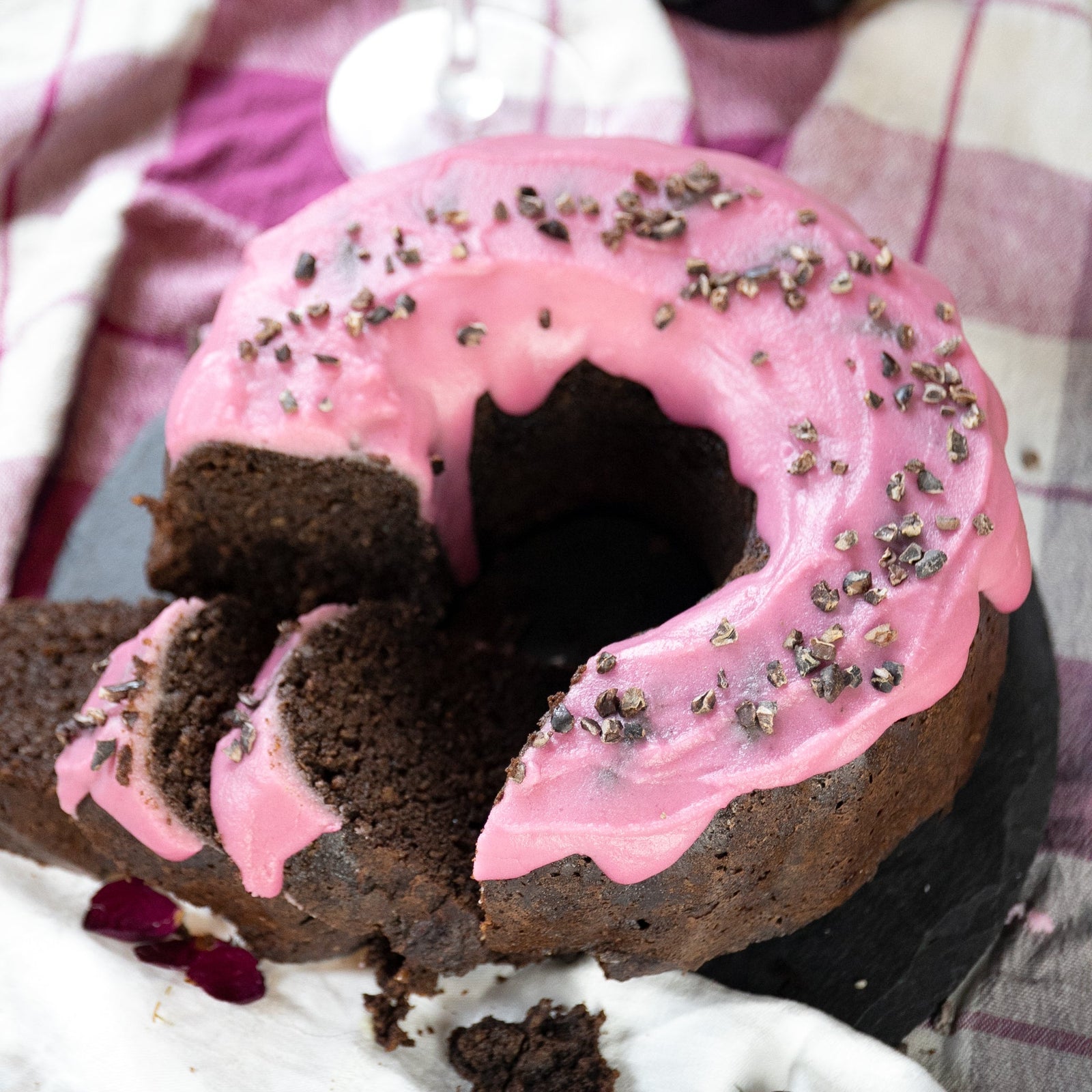 Saftiger Low-Carb Rotweinkuchen