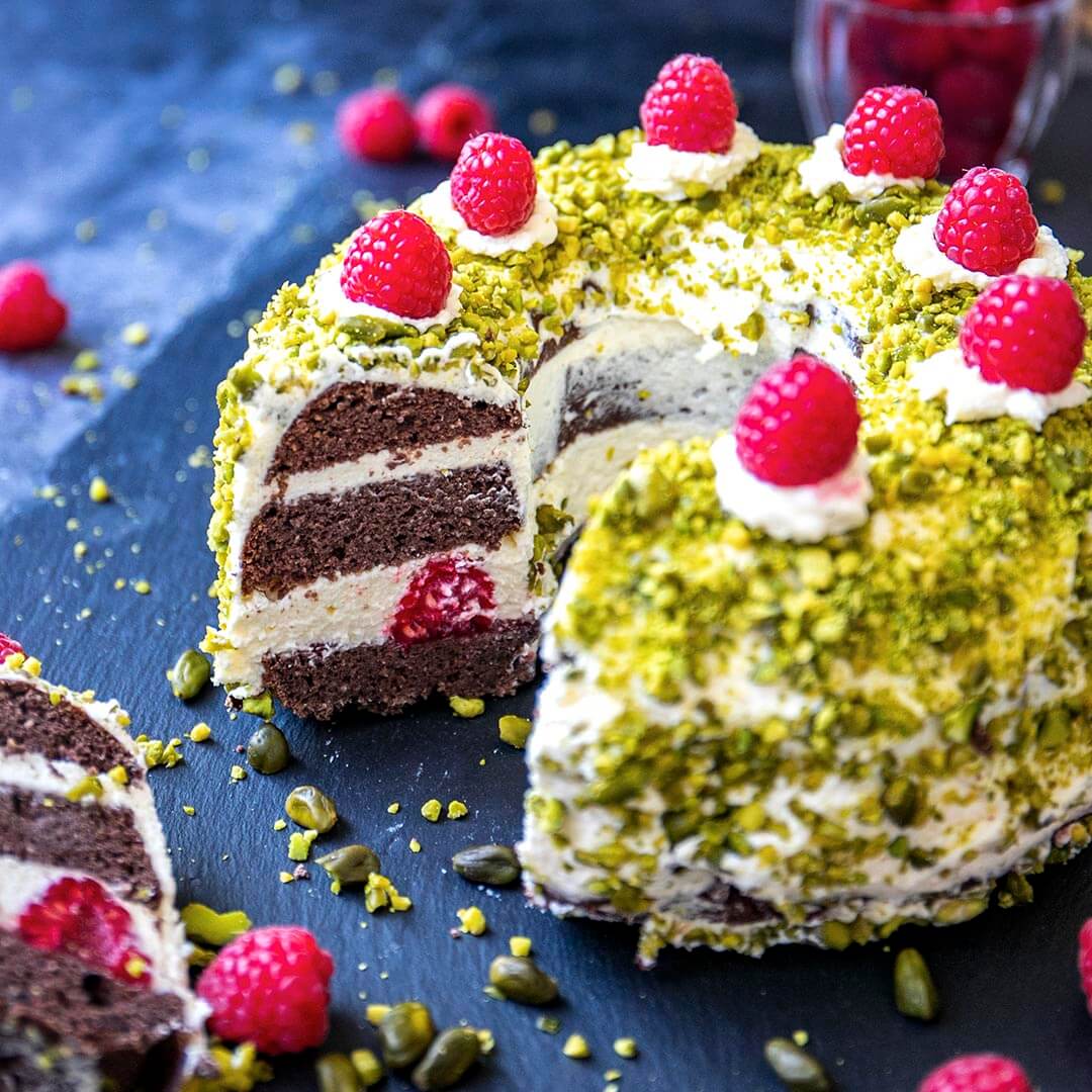 Schokoladiger Low-Carb Pistazien Frühlingskranz
