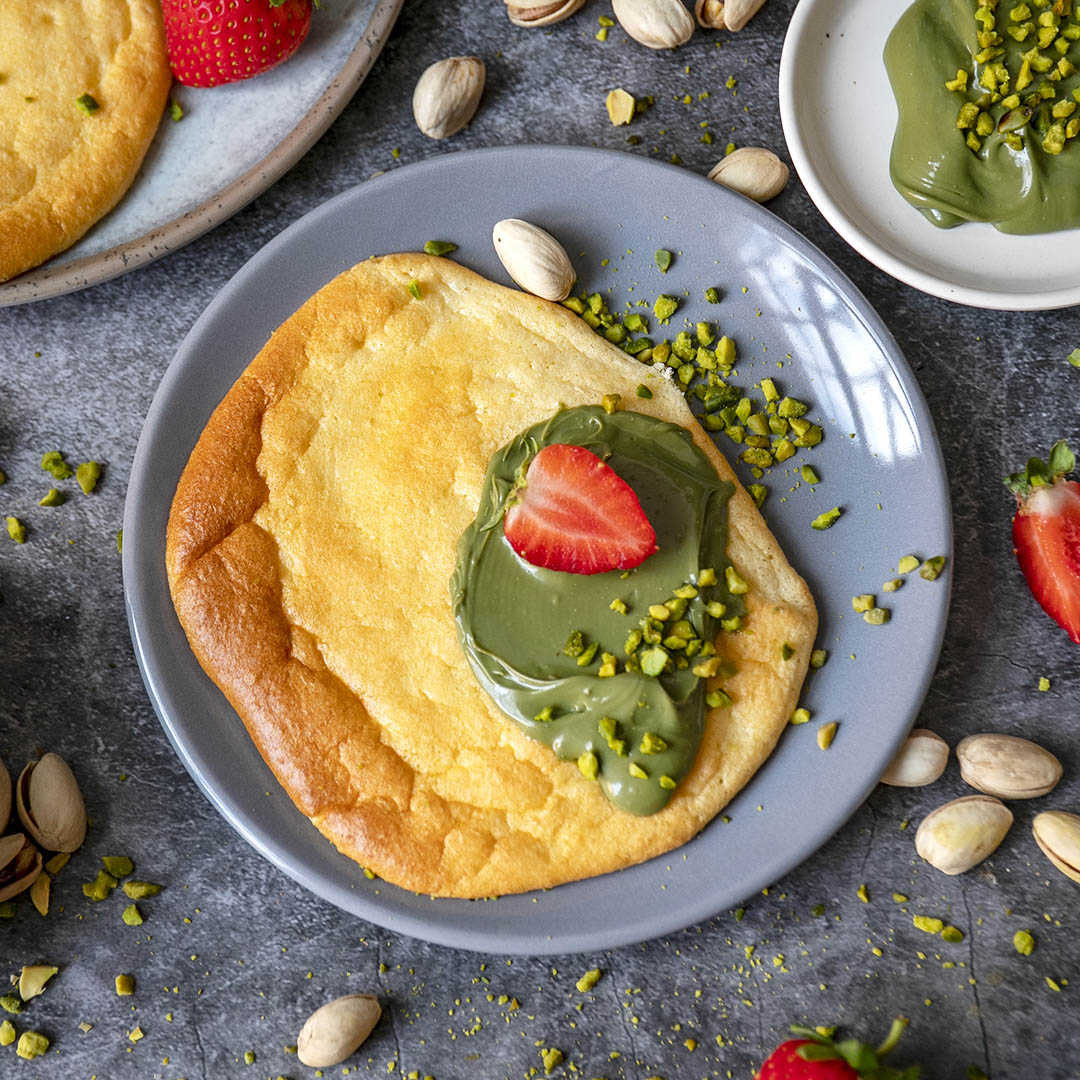 Low-Carb Quarkbrot mit Pistaziencreme