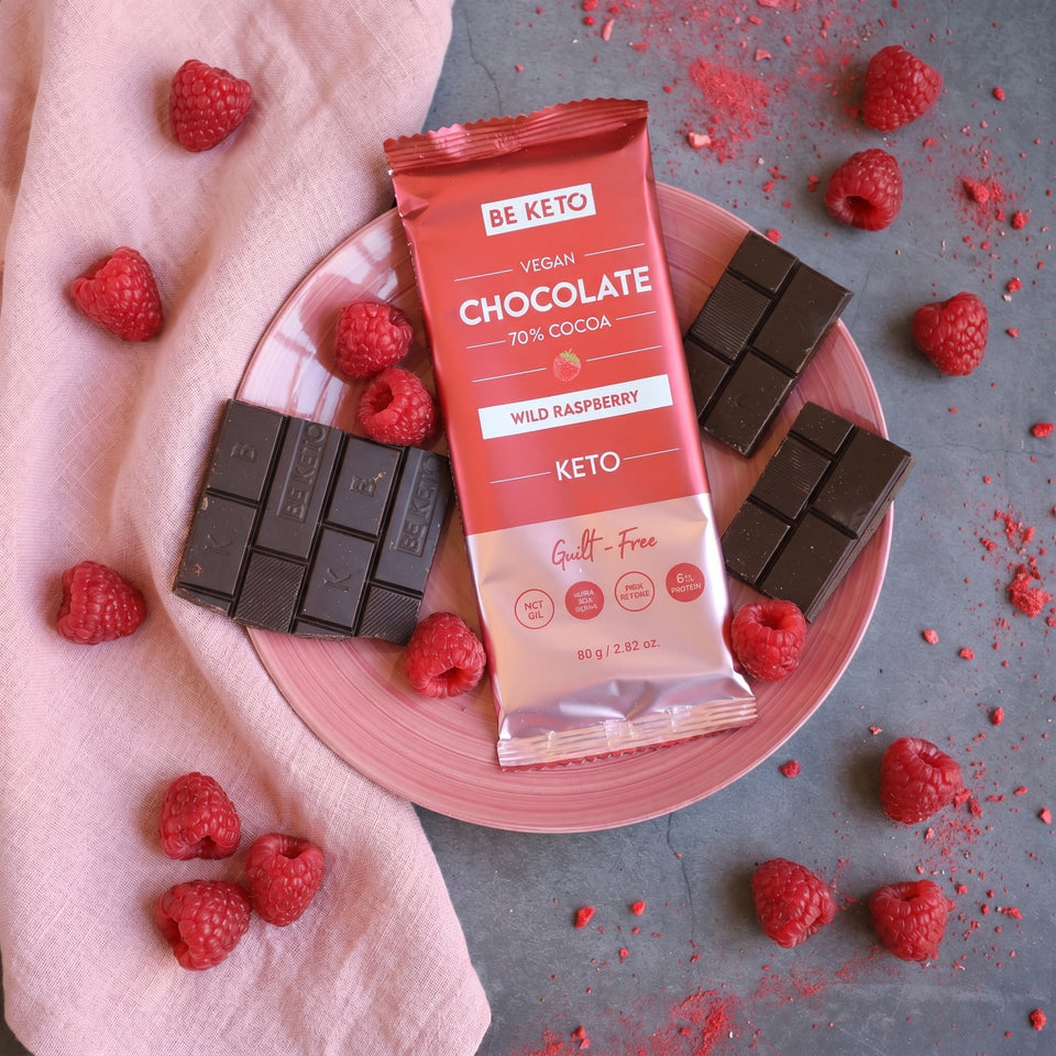 Vegane Keto Schokolade mit MCT-Öl - Wilde Himbeere