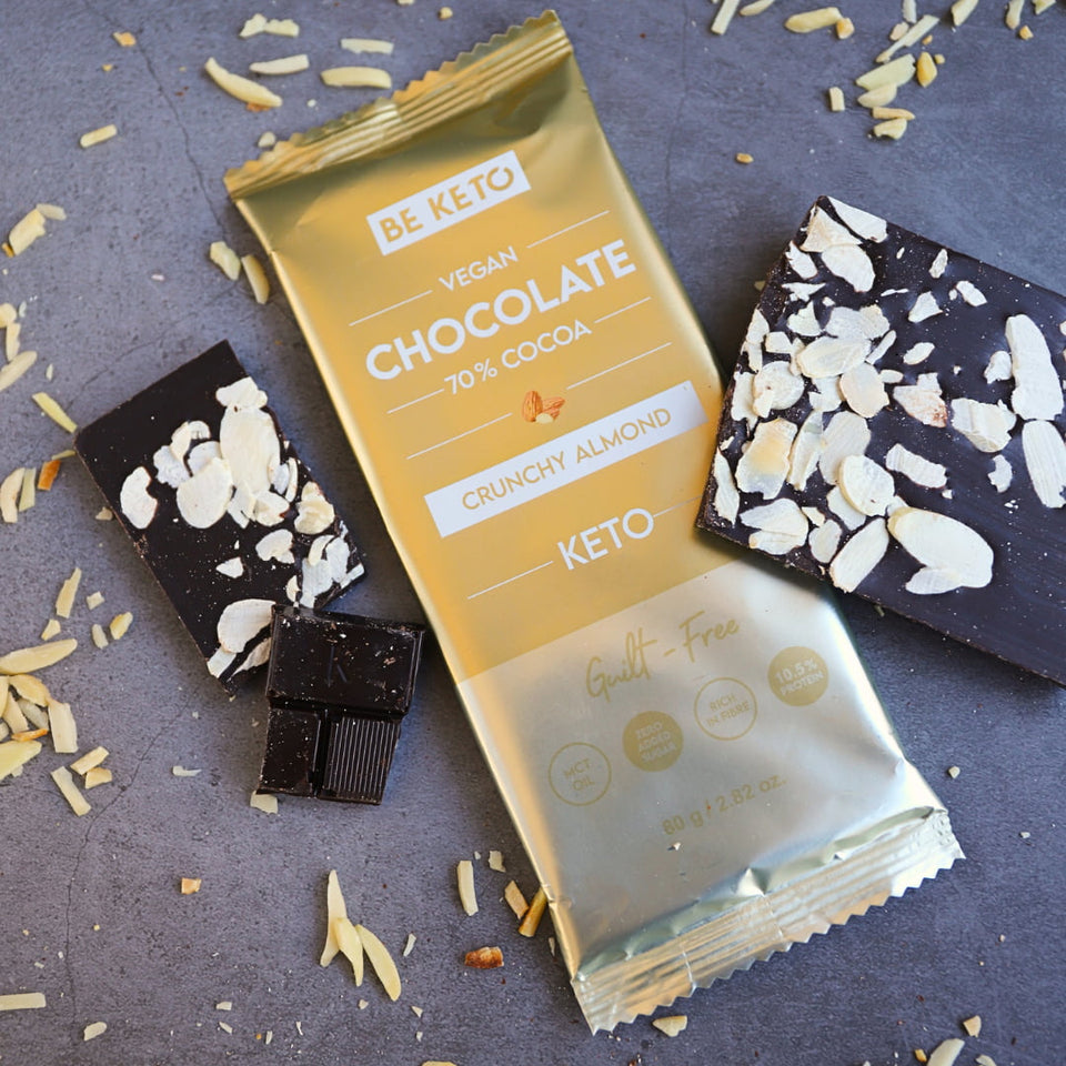Vegane Keto Schokolade mit MCT-Öl - Knusprige Mandel
