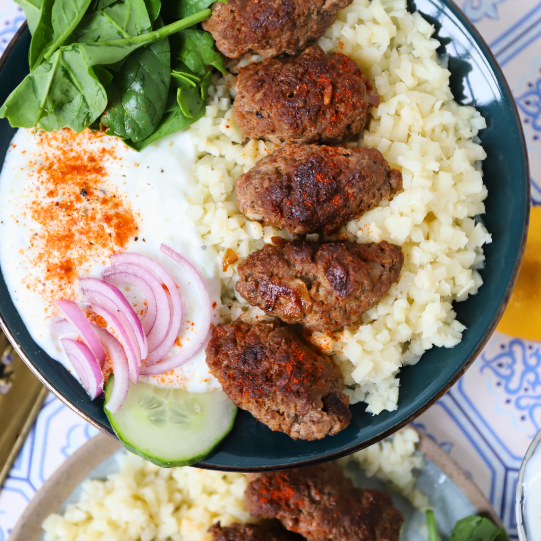 Low-Carb & Keto Cevapcici mit Tsatsiki