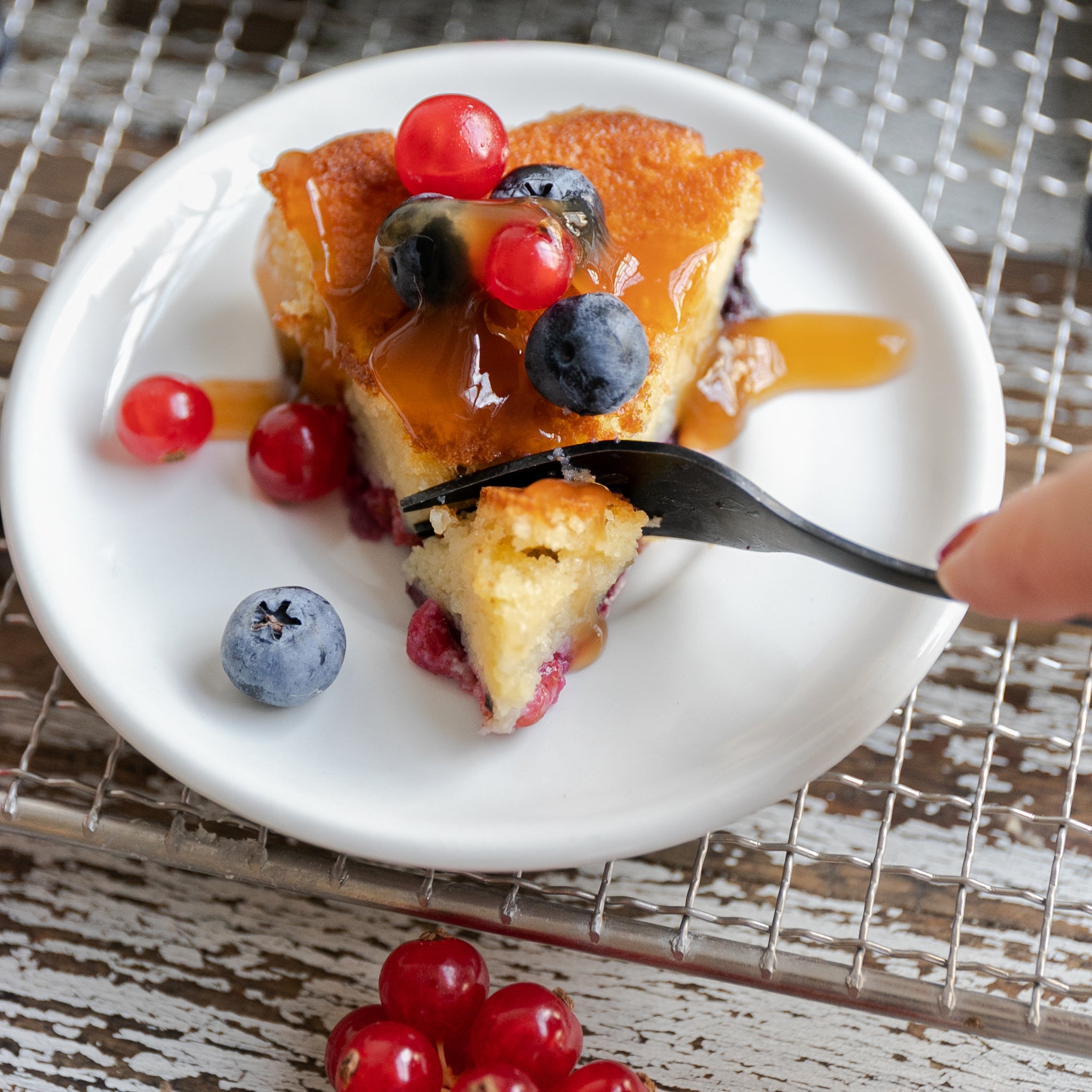 Low-Carb & Keto Beeren-Clafoutis Kuchen