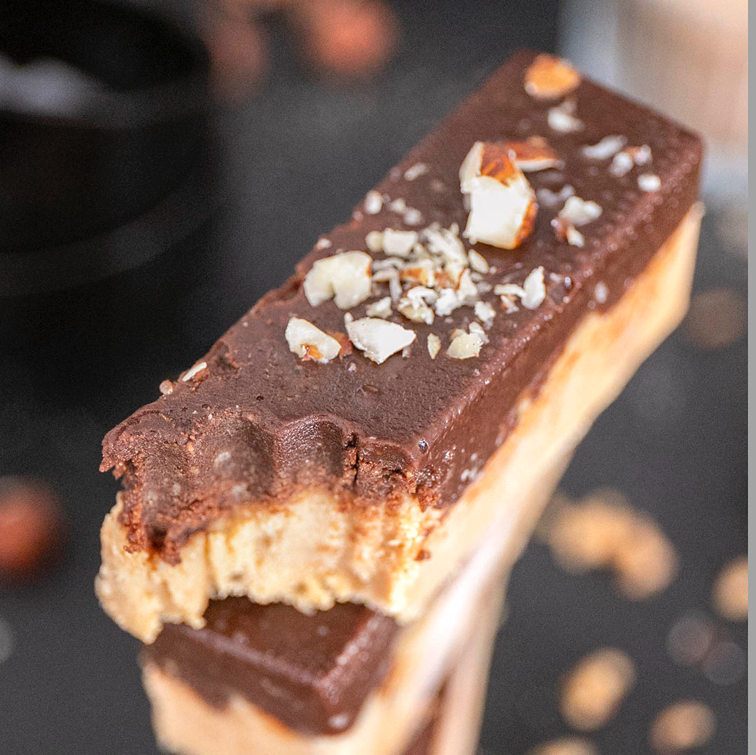 Low-Carb & Keto Karamell-Cookie Riegel mit Haselnüssen