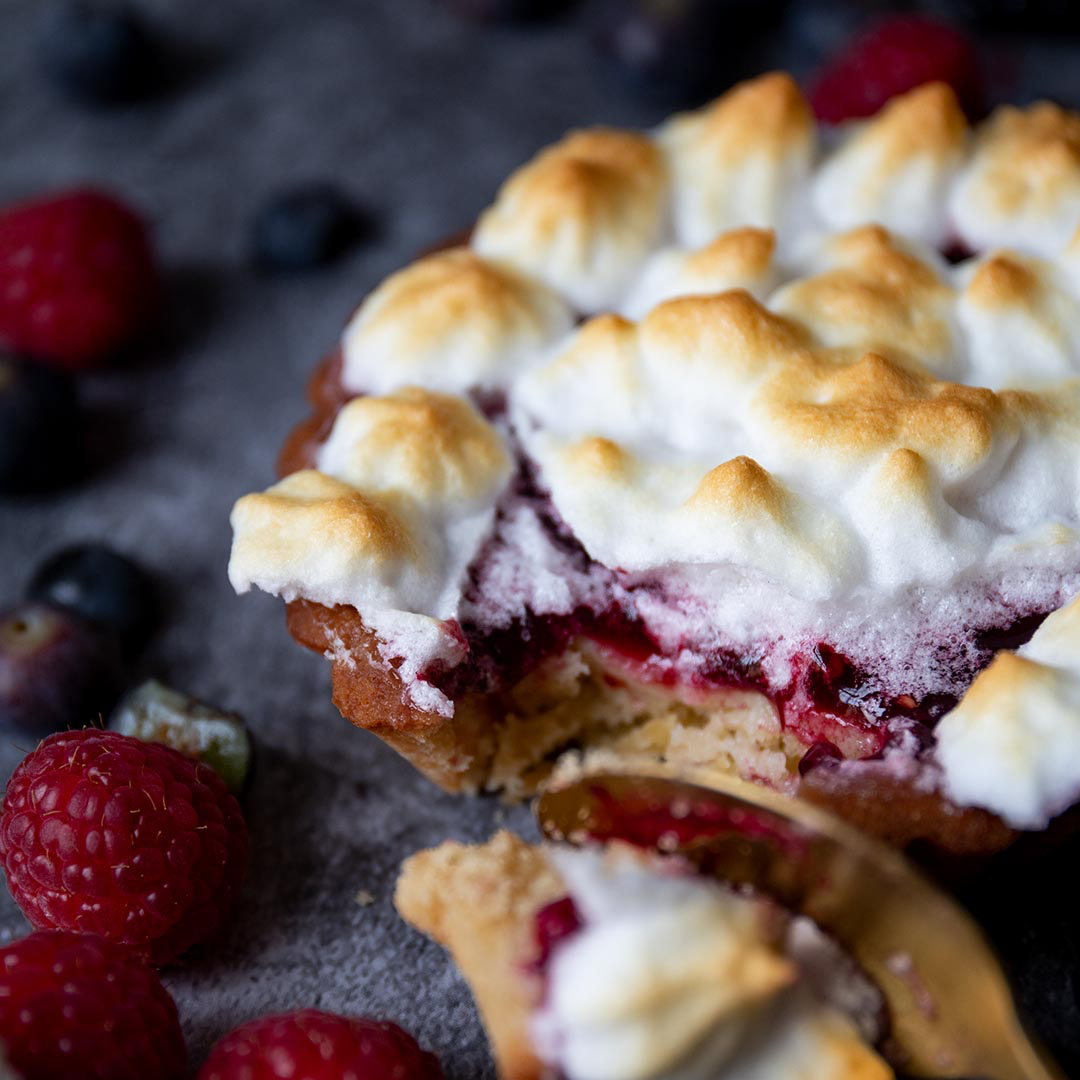 Low-Carb & Keto Mini Walbeer-Tarteletts mit Baiser
