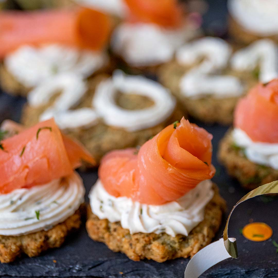 Lachs auf Low-Carb & Keto Crackern