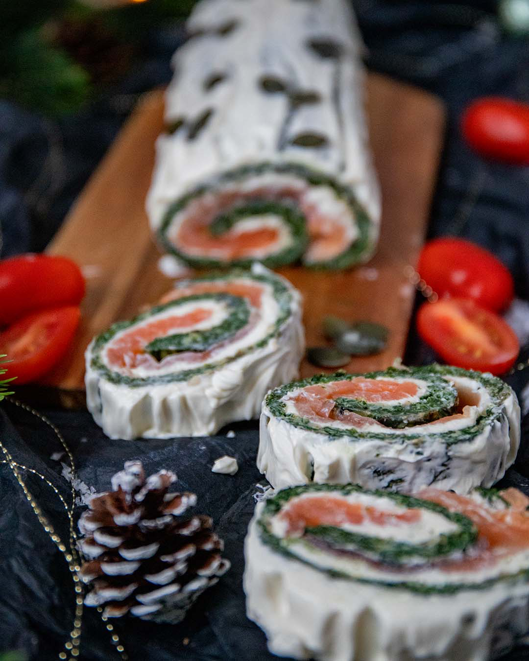 Low-Carb & Keto Lachs-Spinat-Rolle
