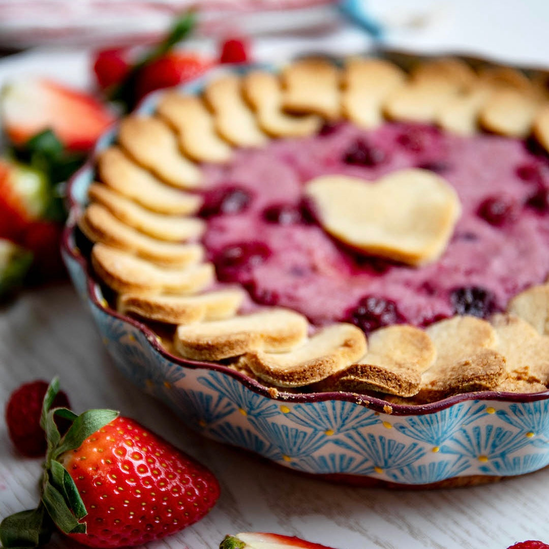 Low-Carb & Keto Valentinstag Pie mit Beerenfüllung