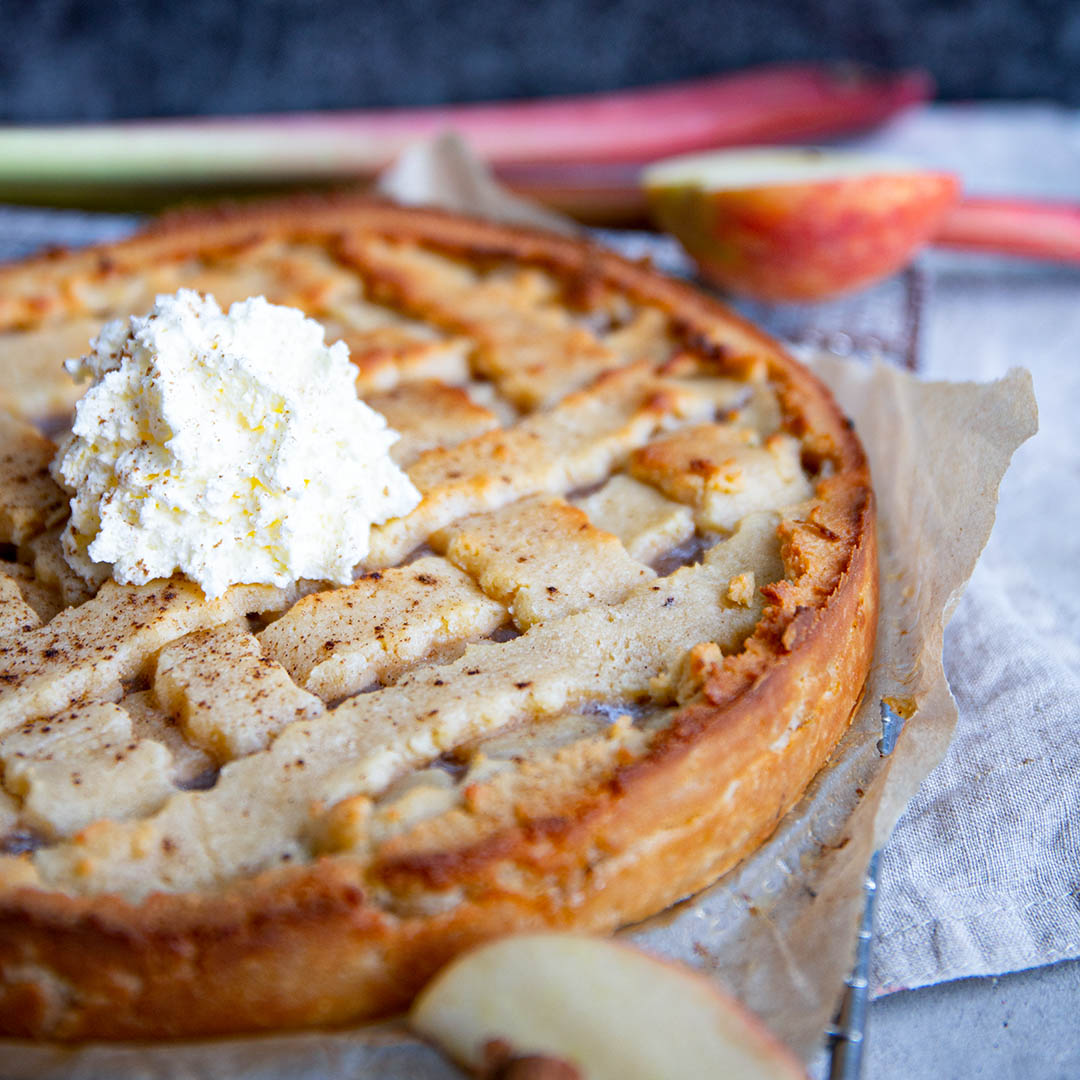 Low-Carb & Keto Apfel-Rhabarber-Pie