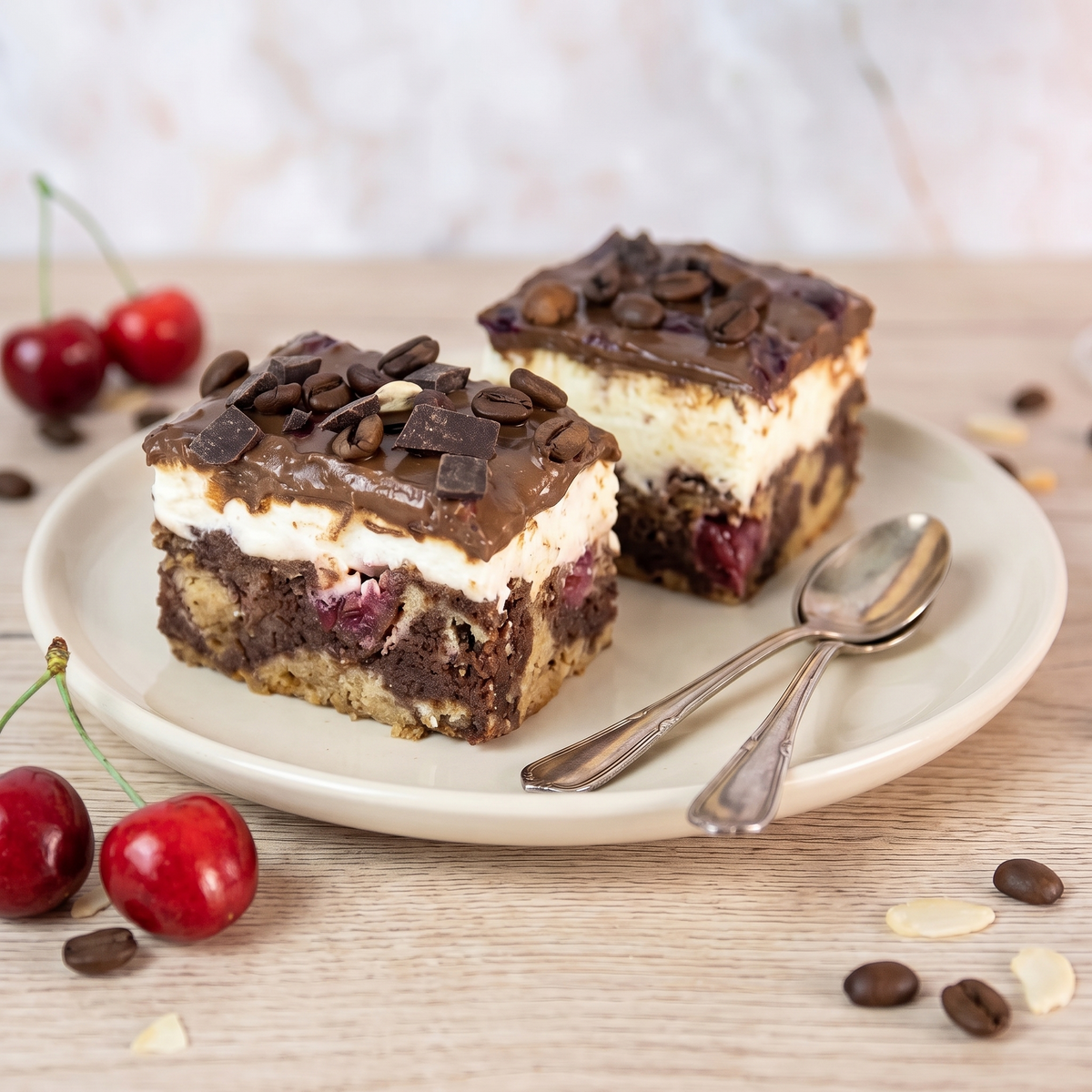 Low-Carb & Keto Donauwellen-Tiramisu
