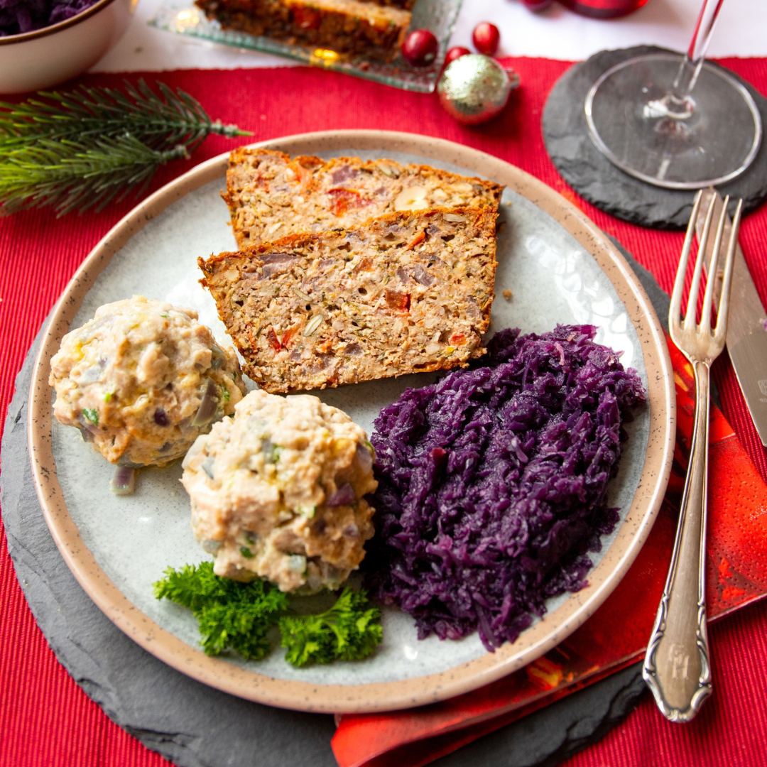 Vegetarischer Low-Carb & Keto Käse-Nuss-Braten