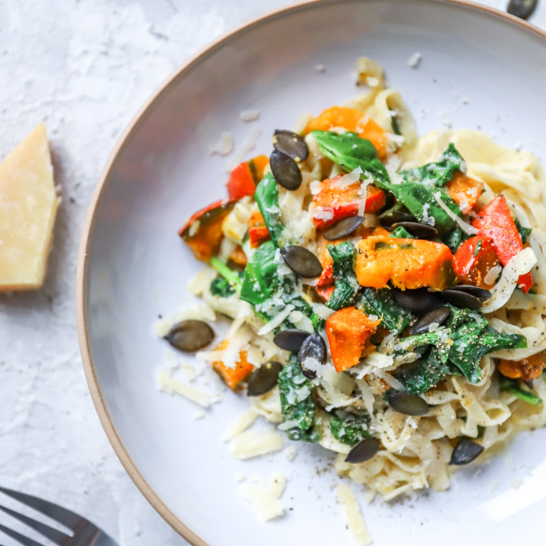Low-Carb Tagliatelle mit Kürbis & Spinat