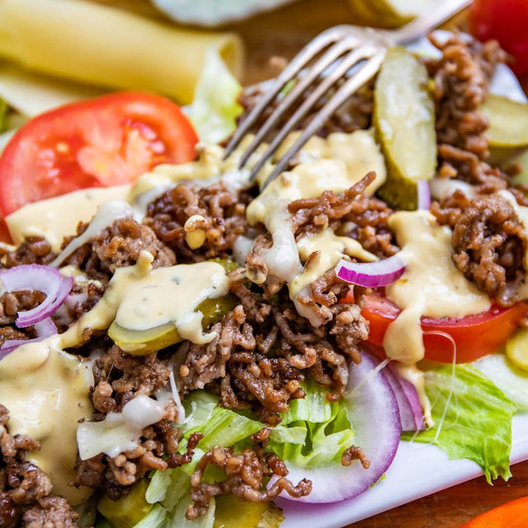 Low-Carb & Keto Big Mac Salat mit selbstgemachtem Dressing