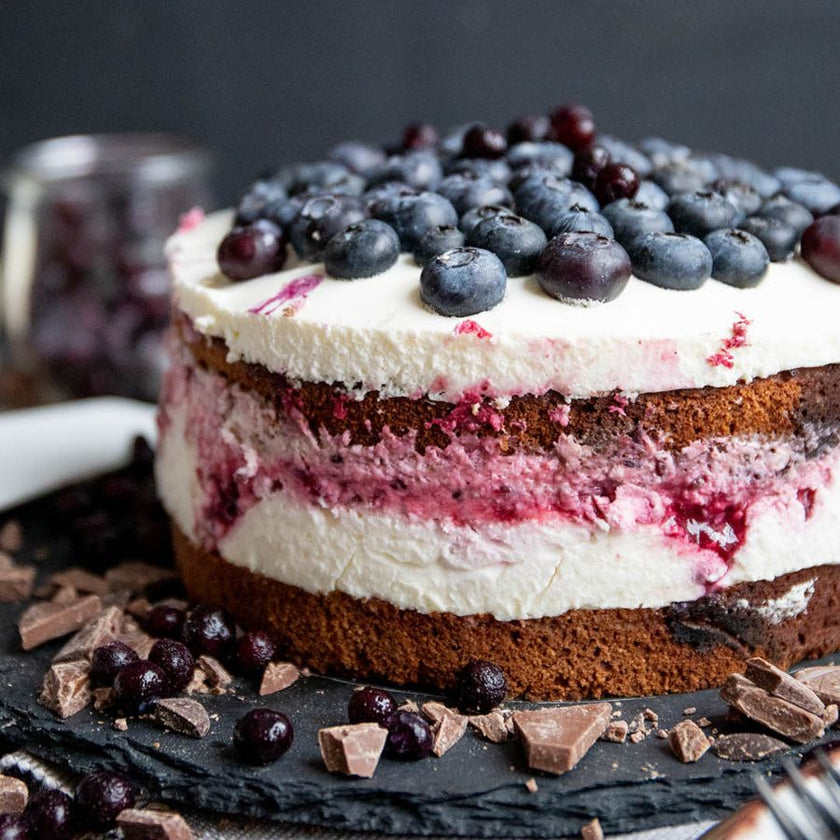Low-Carb & Keto Blaubeer-Swirl-Kuchen