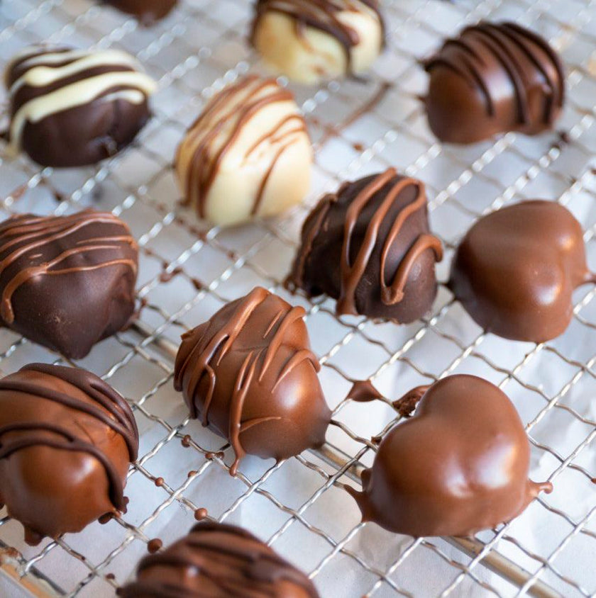 Low-Carb & Keto Schoko-Karamell-Pralinen