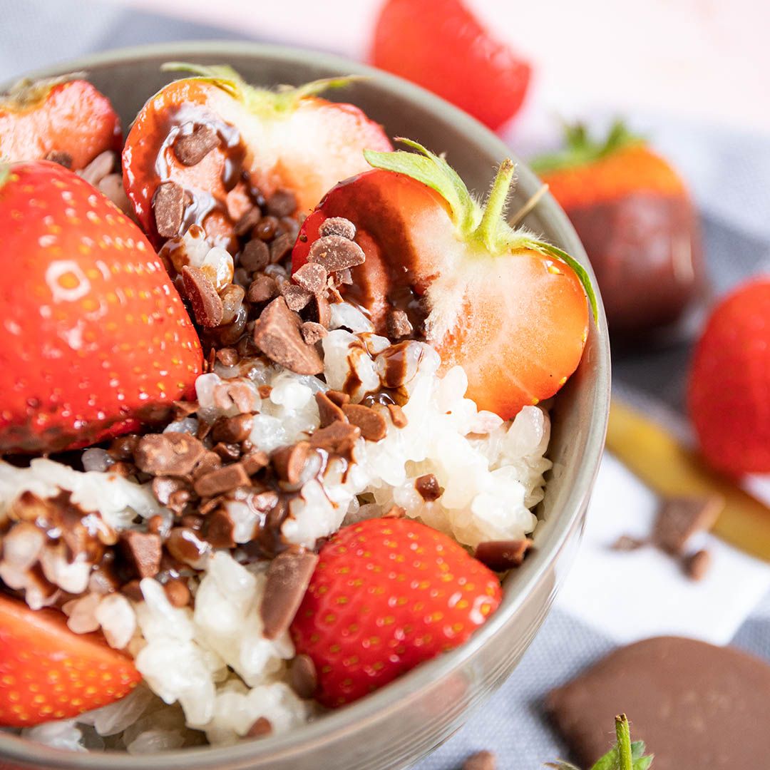 Klassischer Low-Carb Milchreis mit Erdbeeren