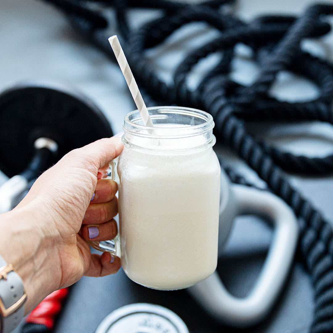 Keto Post-Workout-Protein-Shake mit Maracuja