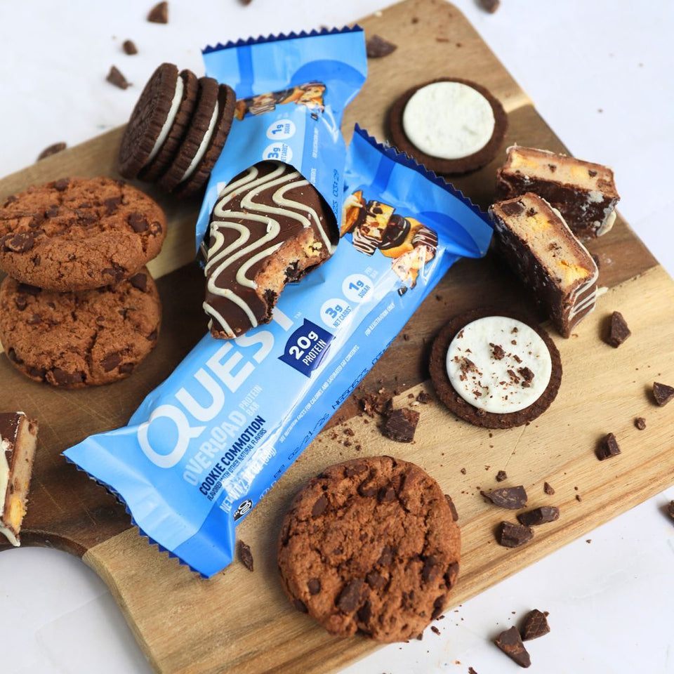 Cookie Commotion Overload Quest Proteinriegel | Maxipack mit 12 Stück