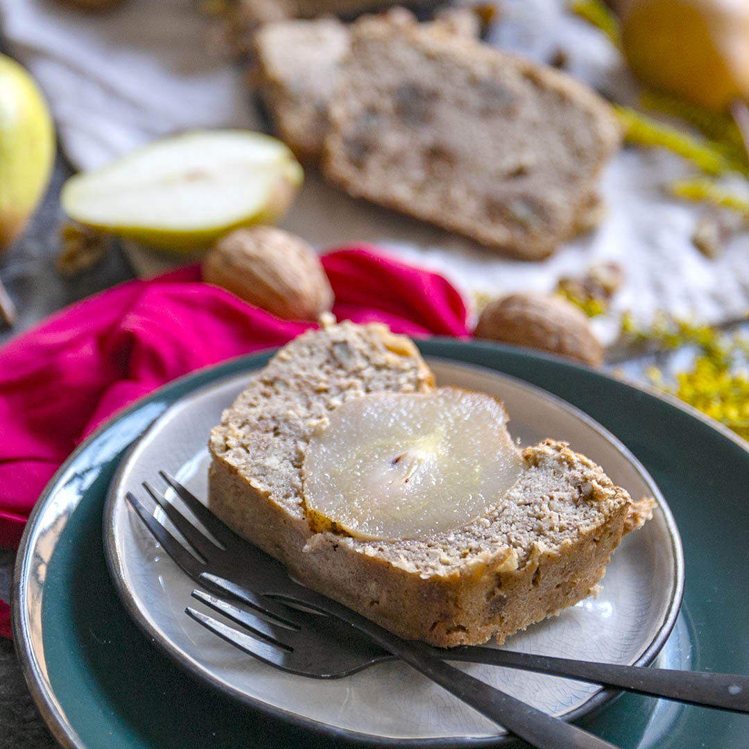 Low-Carb & Keto Birne-Walnuss-Kuchen