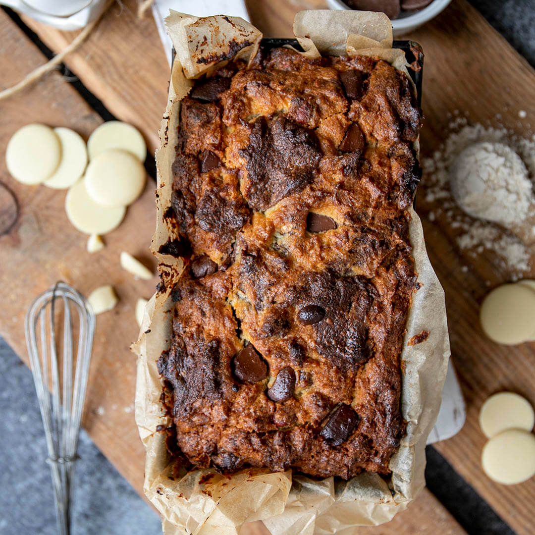 Low-Carb Chocolate Chip Cookie Kuchen