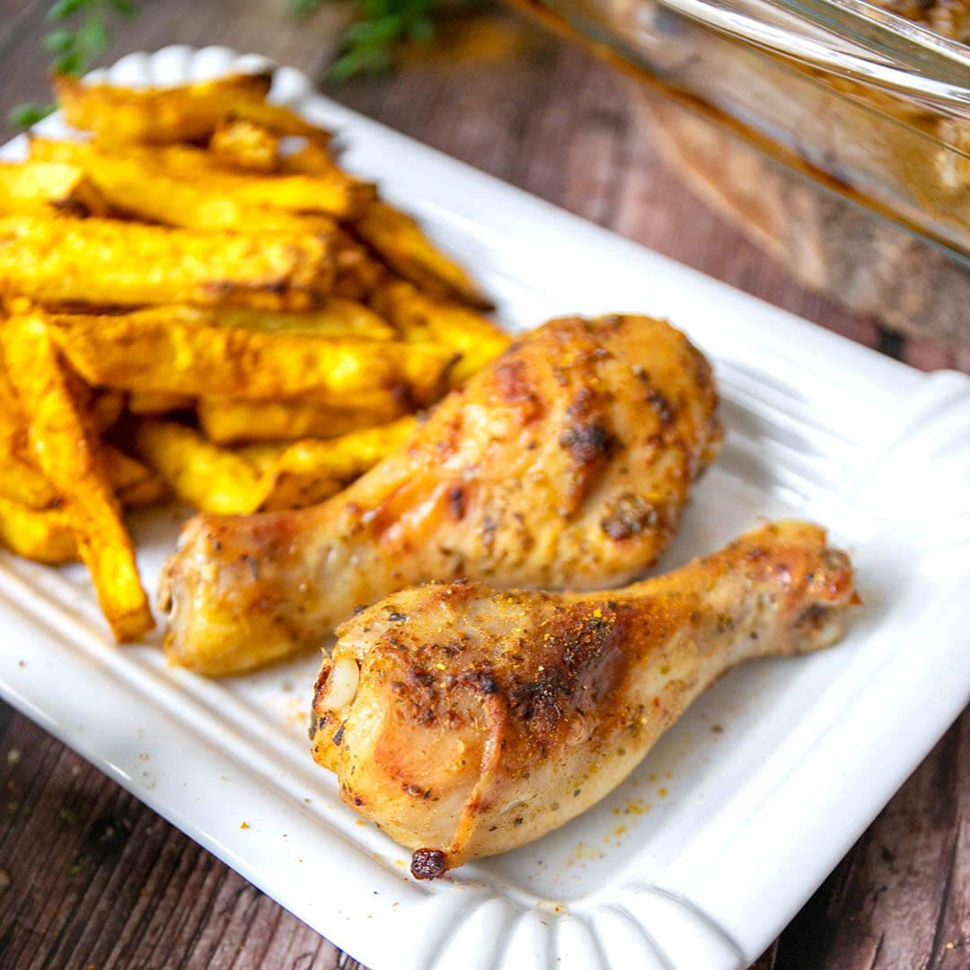 Knusprige Hähnchenkeule mit Low-Carb Pommes