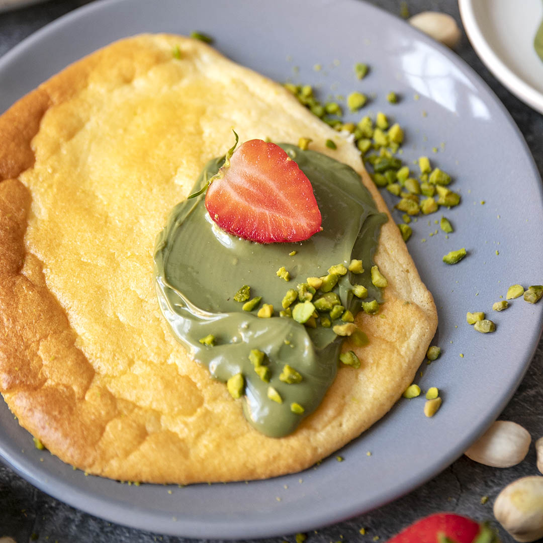 Low-Carb Quarkbrot mit Pistaziencreme