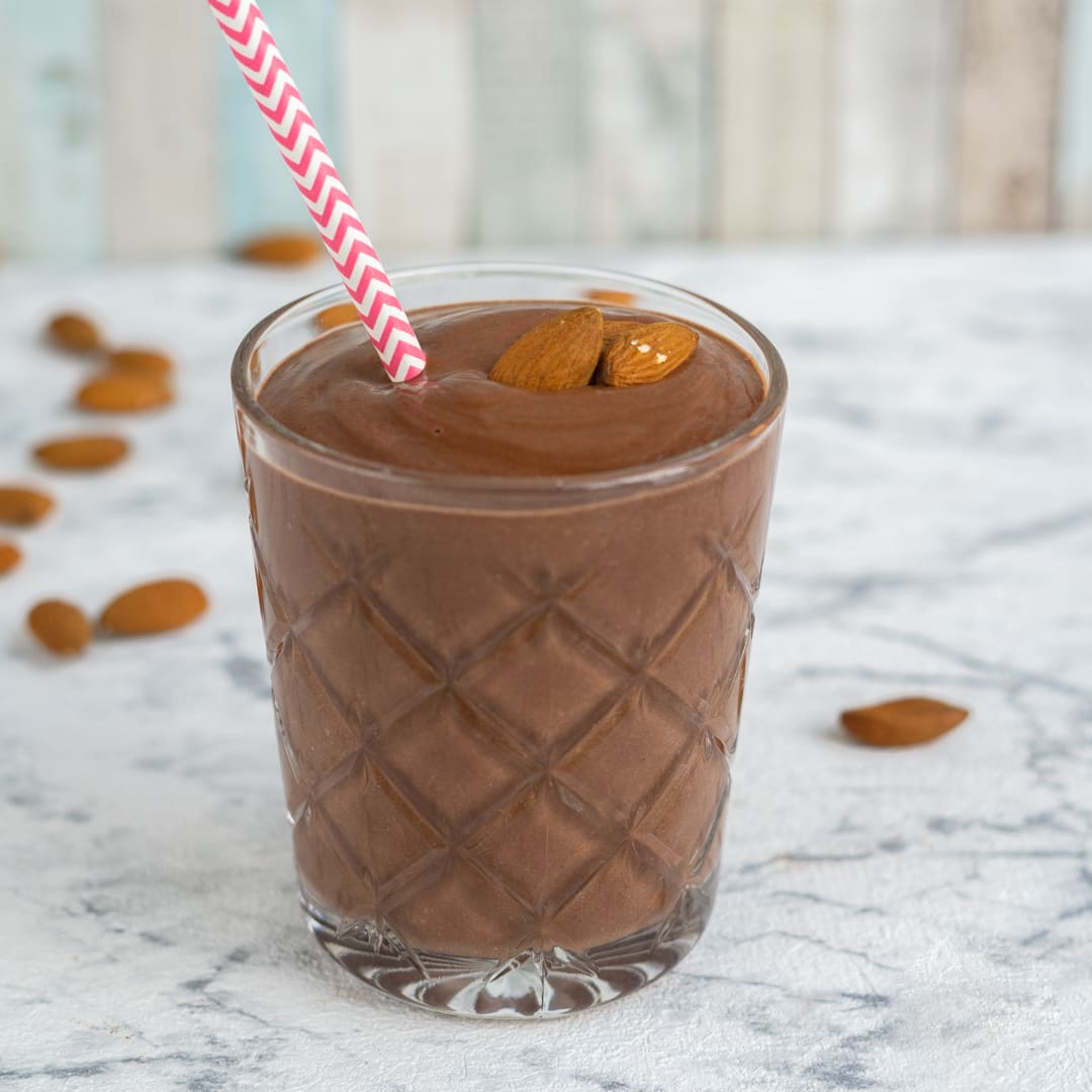 Veganer Schoko-Protein-Smoothie ohne Zucker